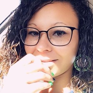 Meet your Posher, Alia